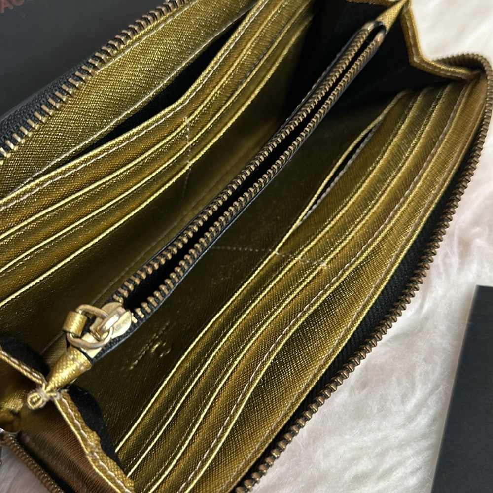 💯Authentic Marc by Marc Jacobs Orange Zip Wallet🍀 - Picture 12 of 15